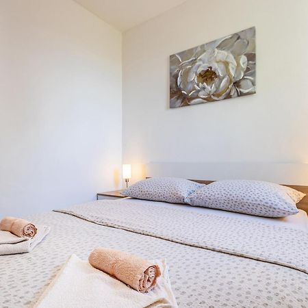 Private Accommodation Stara Baska Luaran gambar